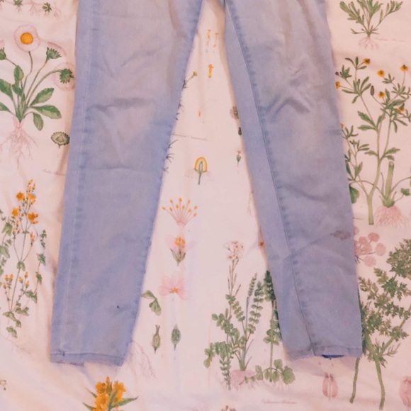 Lightwash High Waisted Jeggings - Picture 2 of 2